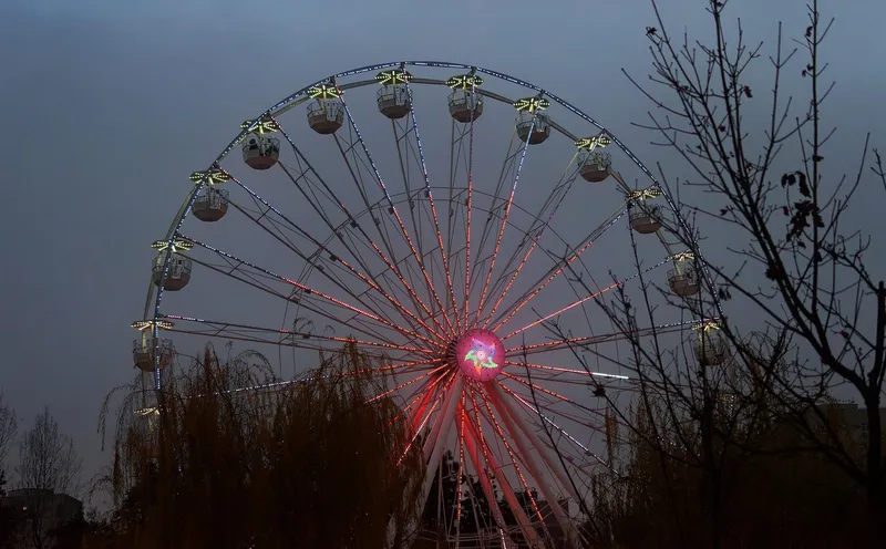 부산 마린시티의 야경, 화려한 빌딩숲과 바다의 조화가 아름다운 겨울밤 풍경
